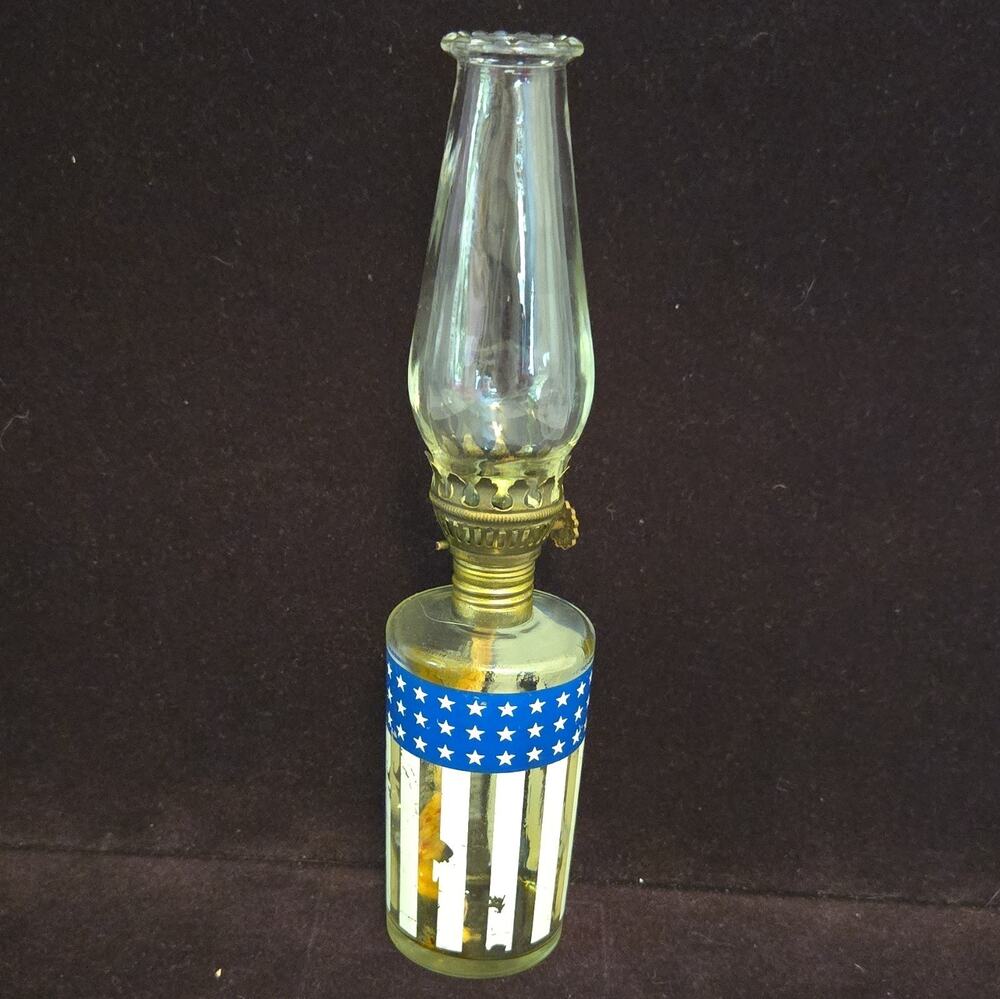Clear Glass Oil Lamp w/ Chimney, Patriotic Flags Stars Pattern, Knob Control